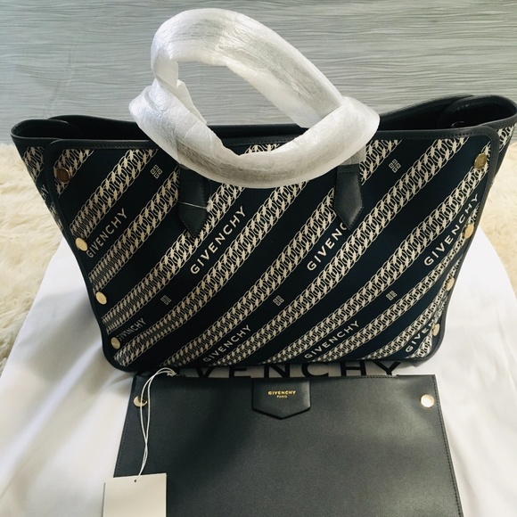 New Authentic Givenchy Medium Bond Chain Canvas Tote - Picture 4 of 8